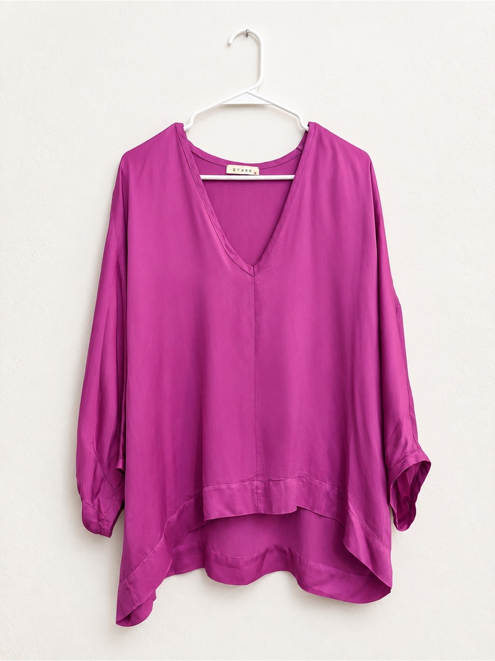 STARK X Magenta V-Neck Tunic Top. Small